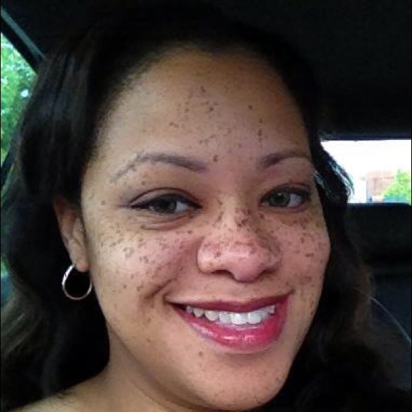 Meet your Posher, Leslie - Picture 1 of 1